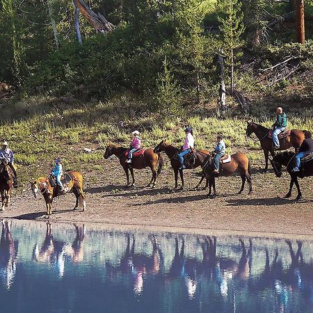 Hotel Parade Rest Ranch West Yellowstone Exterior foto